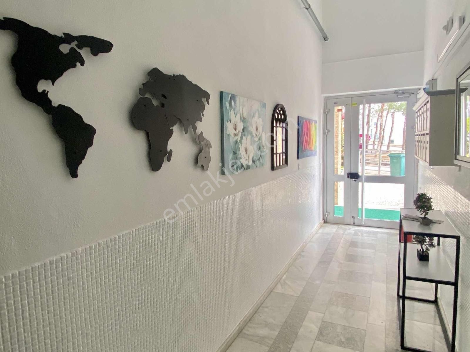 Kuşadası'nda 300m2 5+2 Deniz Manzaralı Havuzlu Dubleks Rezidans - Görsel 34