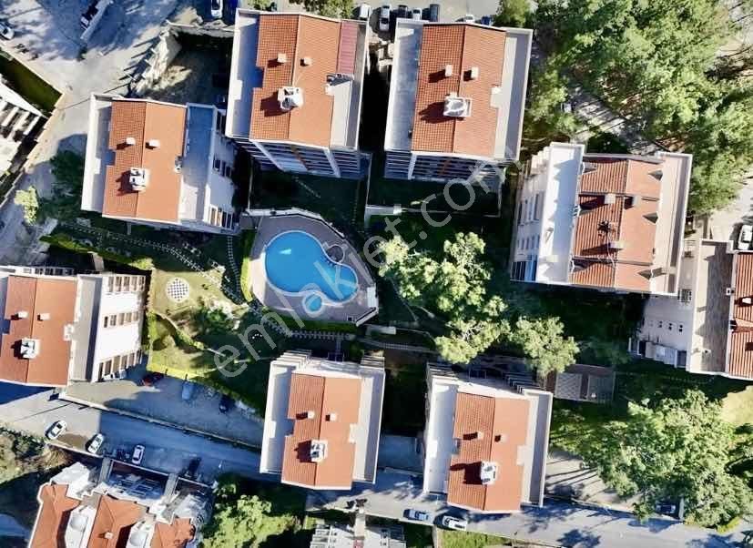 Kuşadası'nda 300m2 5+2 Deniz Manzaralı Havuzlu Dubleks Rezidans - Görsel 7