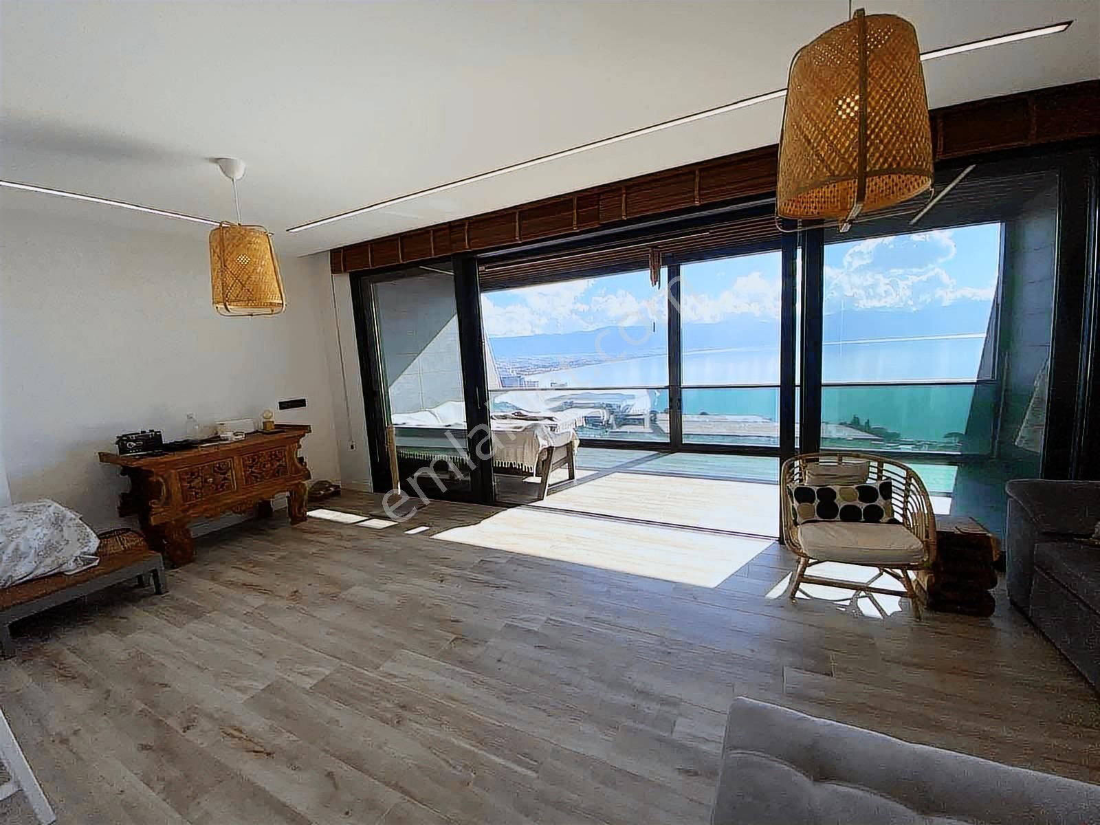 Kuşadası Vista Marin Sitesinde Full Manzaralı Satılık 2+1 - Görsel 15