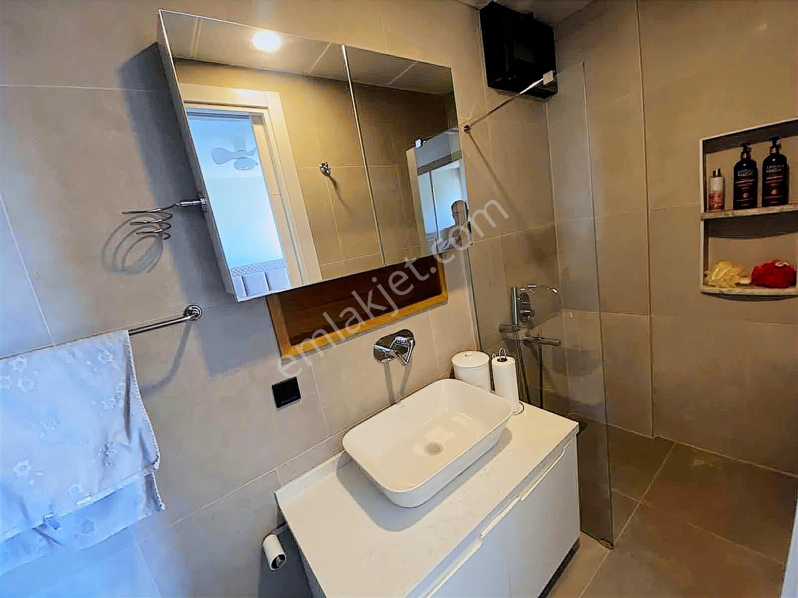 Kuşadası Vista Marin Sitesinde Full Manzaralı Satılık 2+1 - Görsel 11