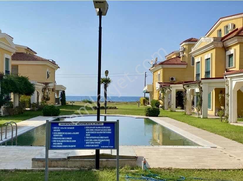 Kuşadası'nda Denize 40metre Havuzlu Sitede 4+1 Tripleks Villa - Görsel 10