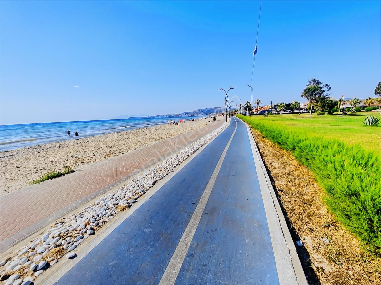 Kuşadası'nda Denize 40metre Havuzlu Sitede 4+1 Tripleks Villa - Görsel 17