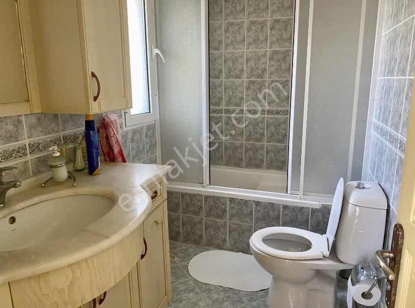 Kuşadası'nda Denize 40metre Havuzlu Sitede 4+1 Tripleks Villa - Görsel 18