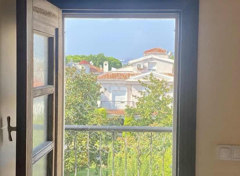 Kuşadası'nda Denize 40metre Havuzlu Sitede 4+1 Tripleks Villa - Görsel 23