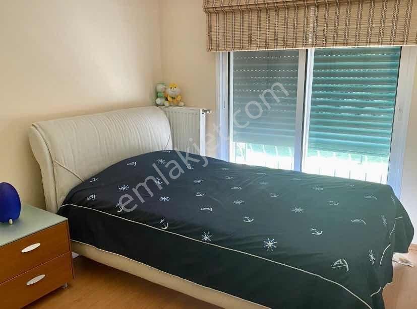 Kuşadası'nda Denize 40metre Havuzlu Sitede 4+1 Tripleks Villa - Görsel 12