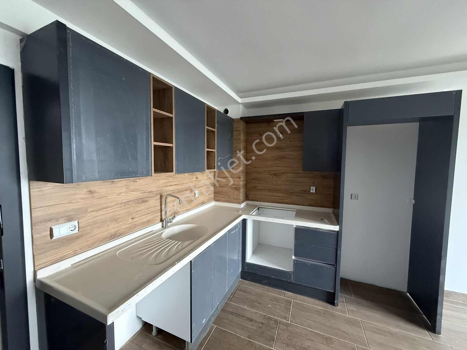 Kuşadası Eşin Golf Sitesinde Satılık 1+1 - Görsel 9