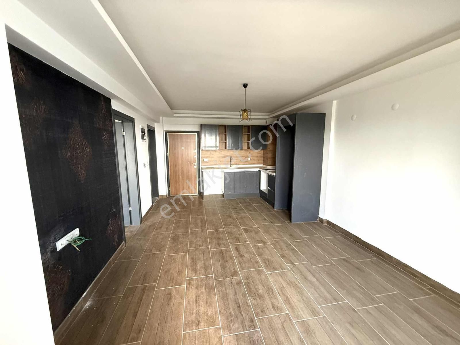 Kuşadası Eşin Golf Sitesinde Satılık 1+1