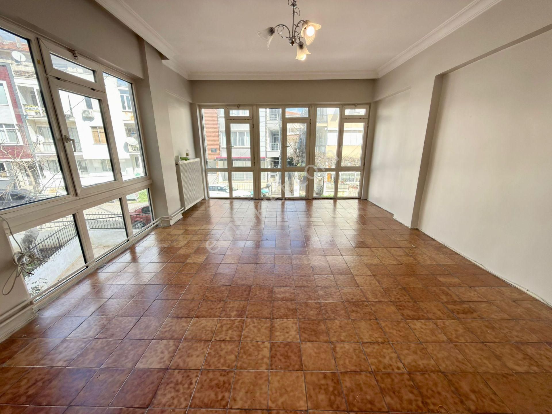 Yükselden Akçay Merkezde Arakat Ön Cephe Denize 250mtr 3+1 Daire - Görsel 7