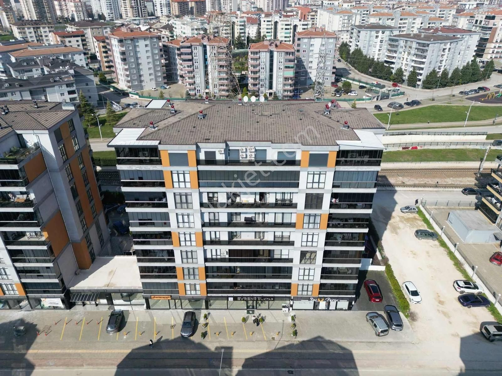 Pw Plus 'tan Özlüce 'de Ara Kat 3+1 Güvenlikli Satılık Daire