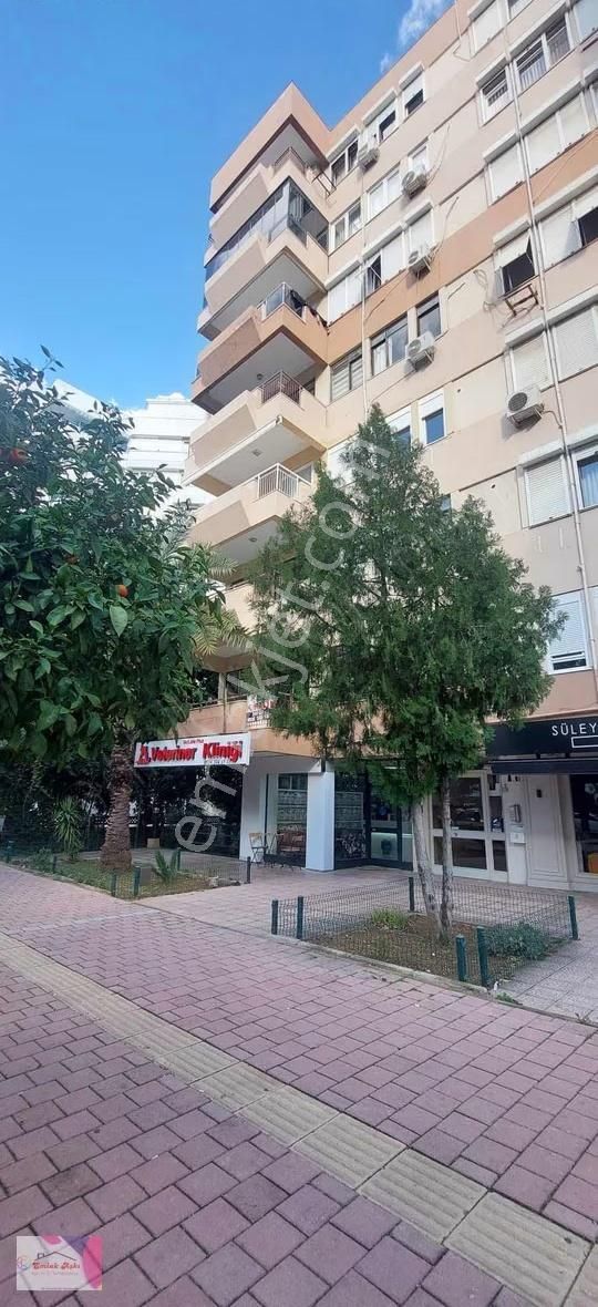 Burhanetti Onatta Cadde Üzeri Kiralık 3+1