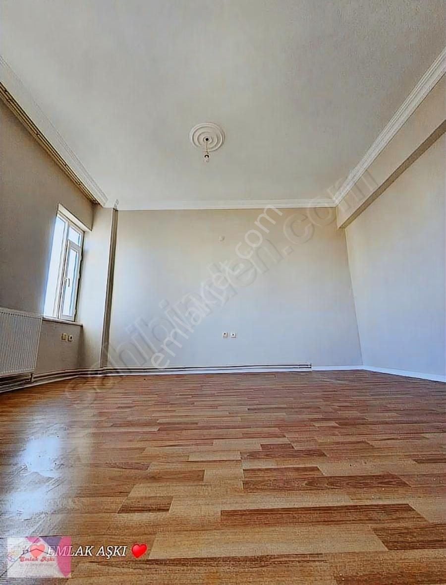 Emlak Aşkı Güvencesiyle Masadağı Site İçinde Dogalgazlı 4 Cephe - Görsel 34