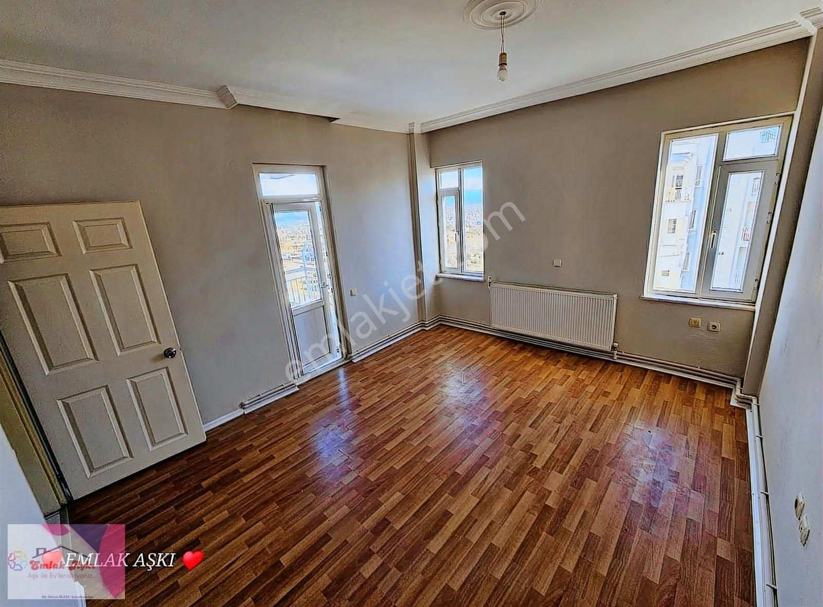 Emlak Aşkı Güvencesiyle Masadağı Site İçinde Dogalgazlı 4 Cephe - Görsel 25