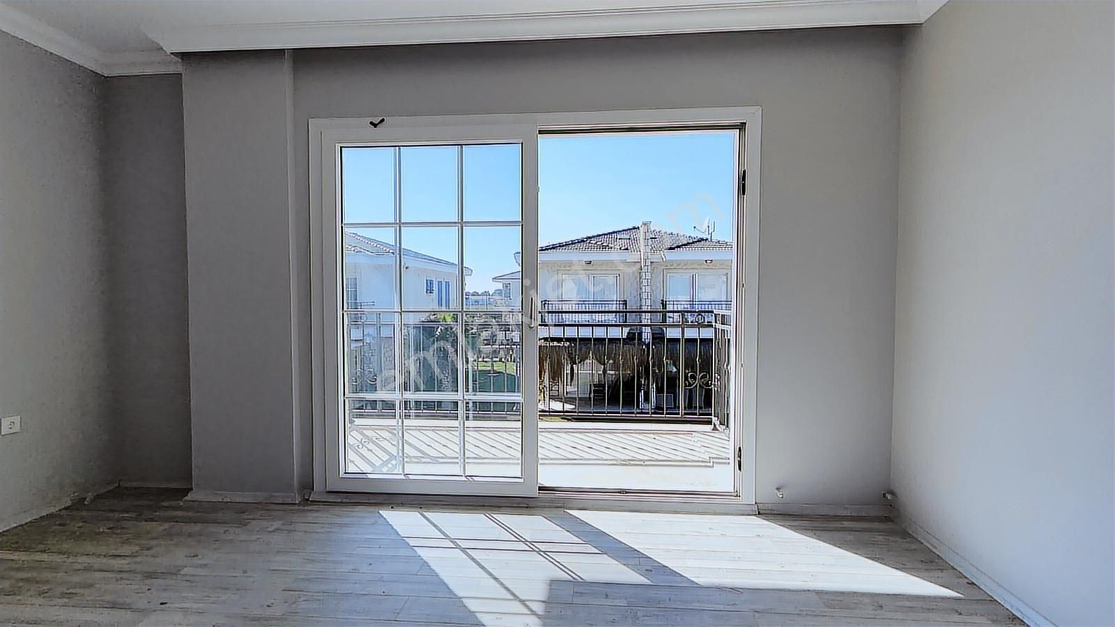 Era Angel'dan Altınova Siber Life Sitesinde Satılık 3+1 Villa - Görsel 33