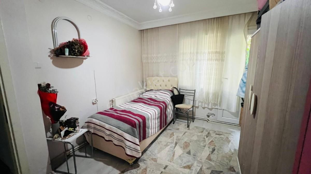 Efeler Mah. 75 M2 Bahçe Katı 2+0 K.mutfak Satılık Daire - Görsel 12