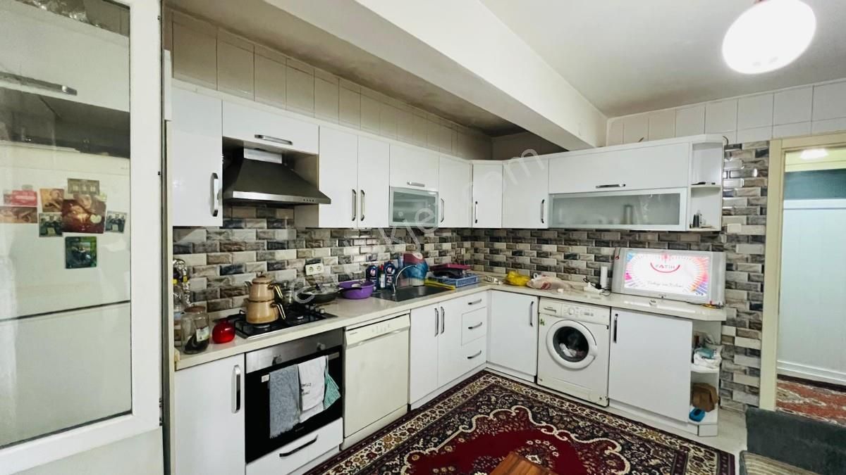 Efeler Mah. 75 M2 Bahçe Katı 2+0 K.mutfak Satılık Daire