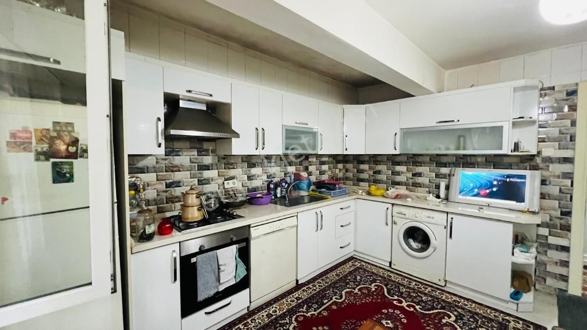 Efeler Mah. 75 M2 Bahçe Katı 2+0 K.mutfak Satılık Daire - Görsel 4