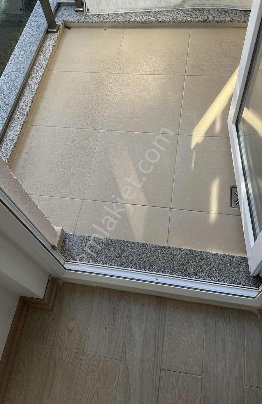 Üniversite Yakını Ara Kat Balkonlu -klimalı-lüx Eşyalı 1+1 Apart - Görsel 19