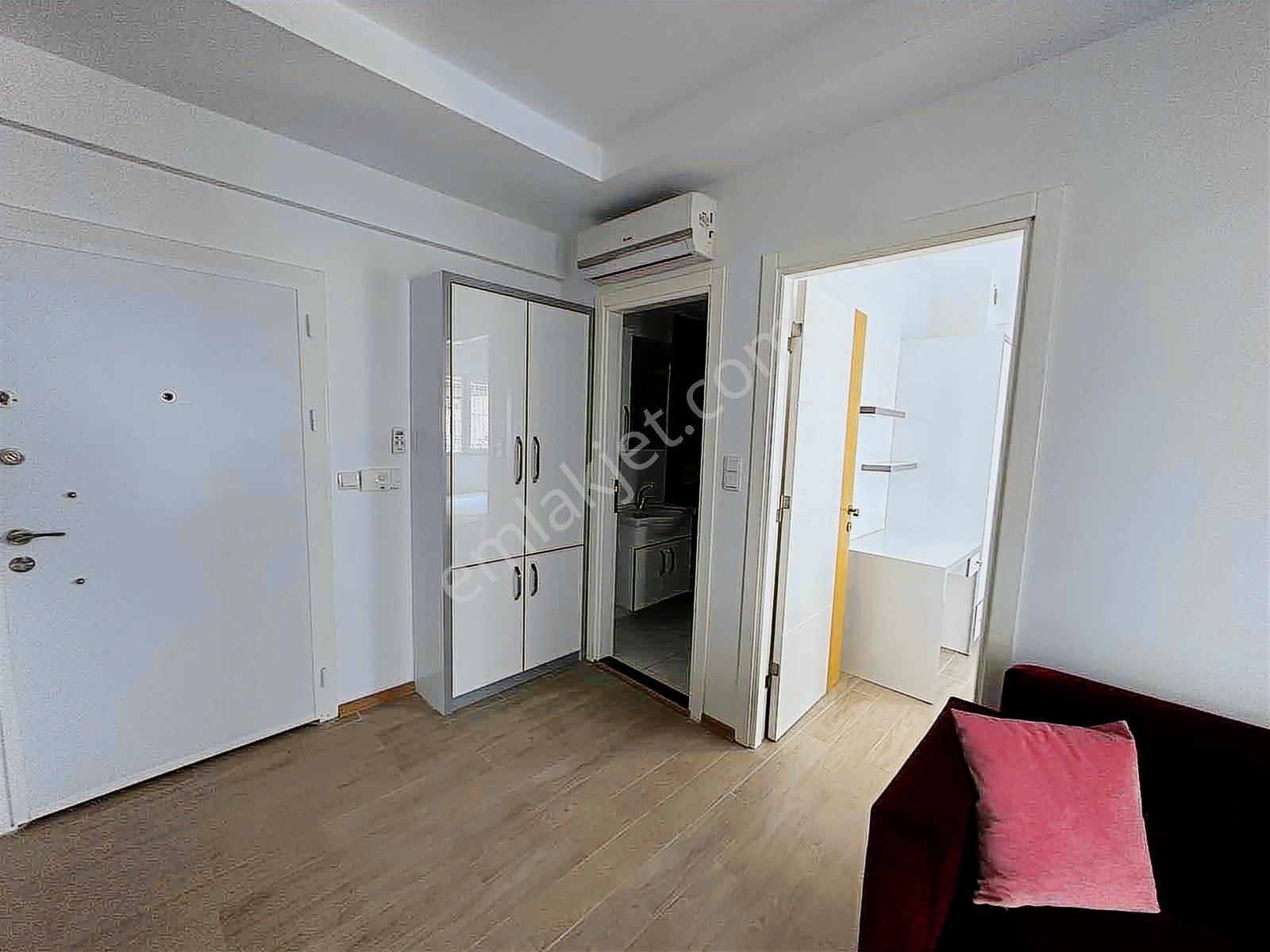 Üniversite Yakını Ara Kat Balkonlu -klimalı-lüx Eşyalı 1+1 Apart - Görsel 6