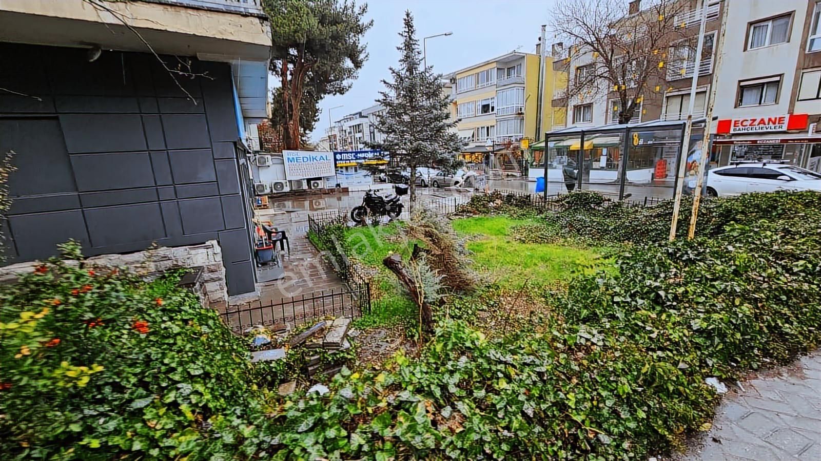 Arel'den Bahçelievler 3.caddeüstü 3 Kat 3+1 Köşe A.otoparklı 3+1 - Görsel 30