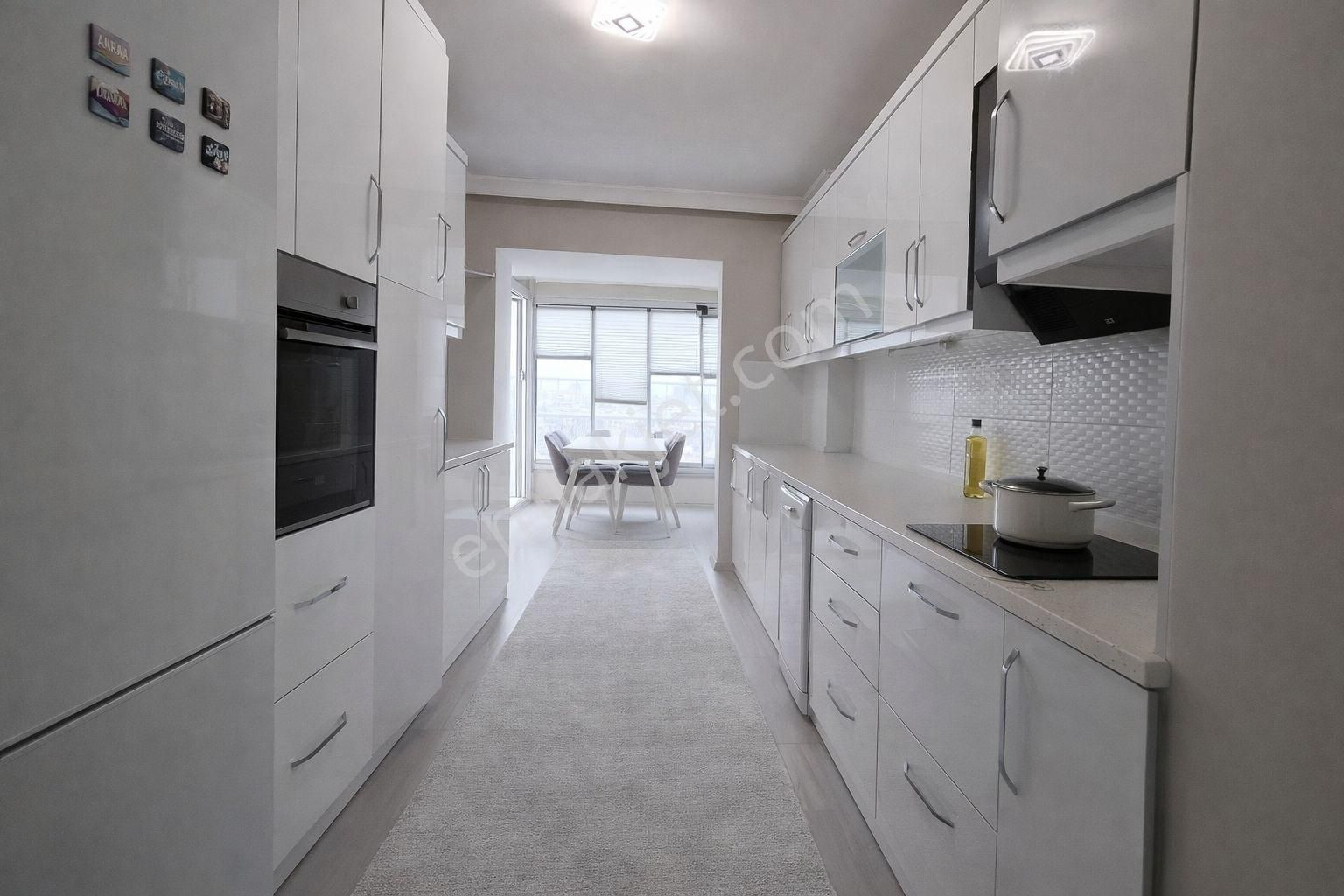 Bayraklı Smyrna’ya 100 M, Full Tadilatlı Geniş 3+1 Daire - Görsel 9