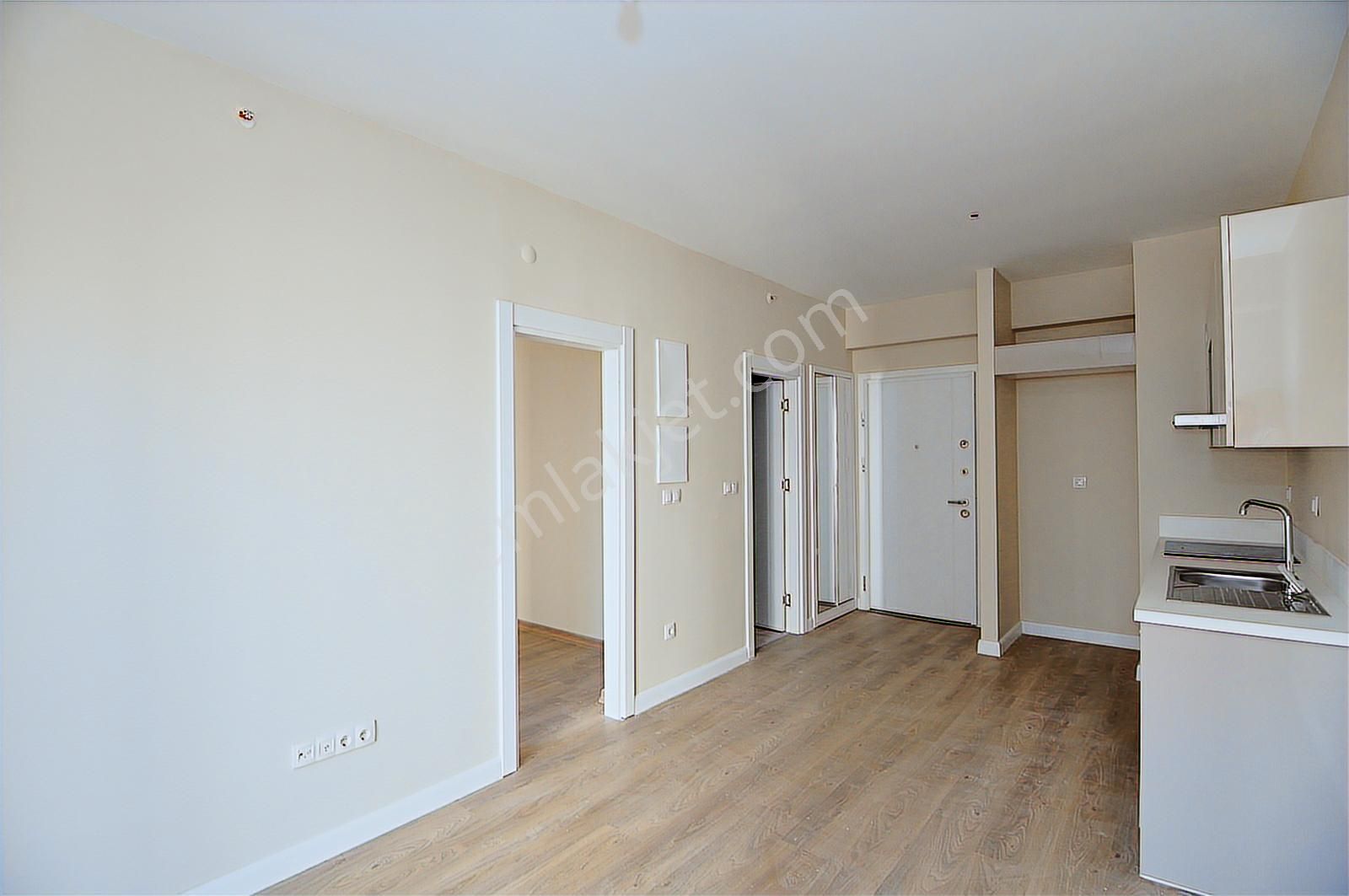 Sur Yapı Cadde'de "balkonlu" Kiralık 1+1 Daire - Görsel 3