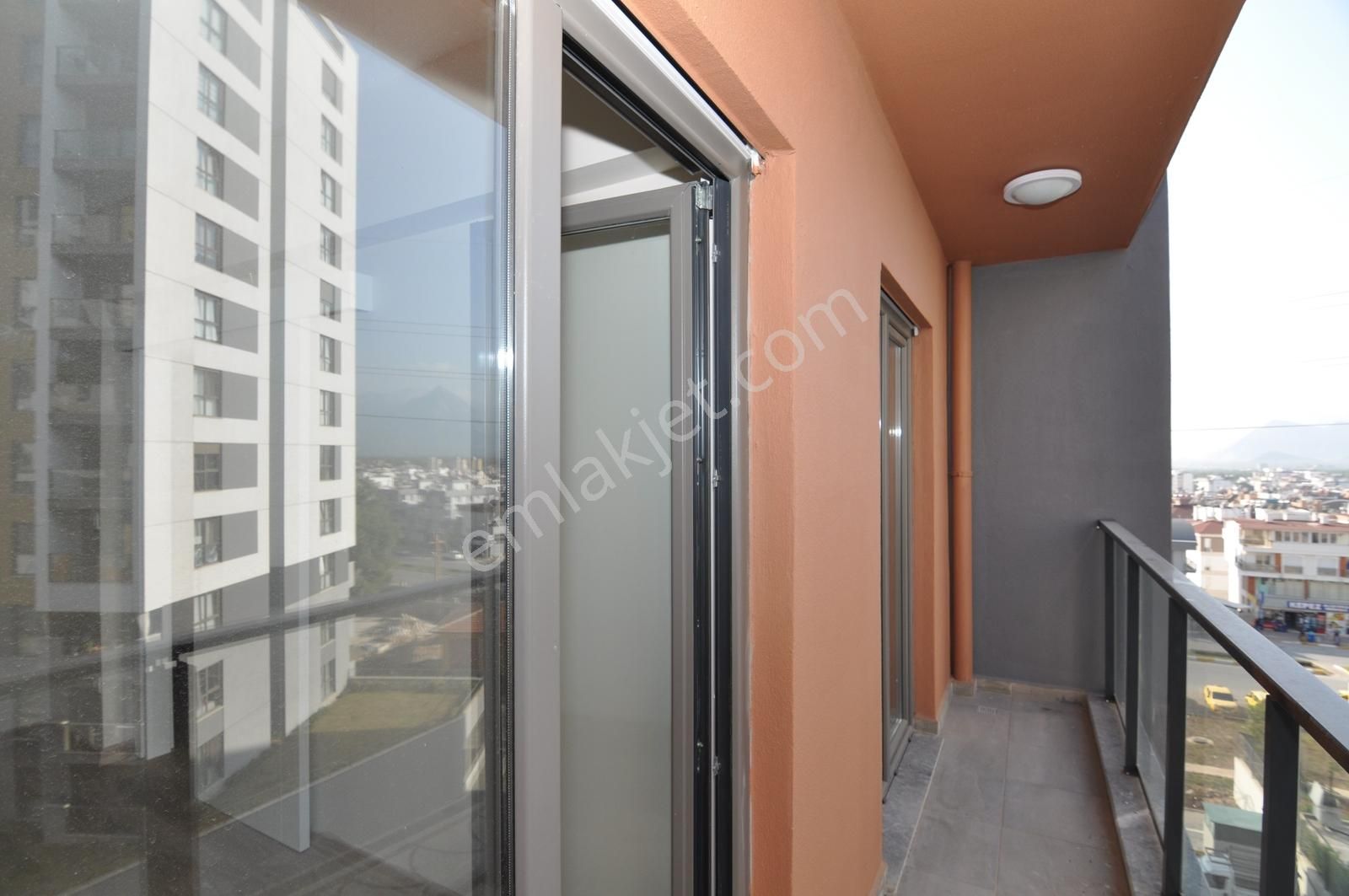 Sur Yapı Cadde'de "balkonlu" Kiralık 1+1 Daire - Görsel 18