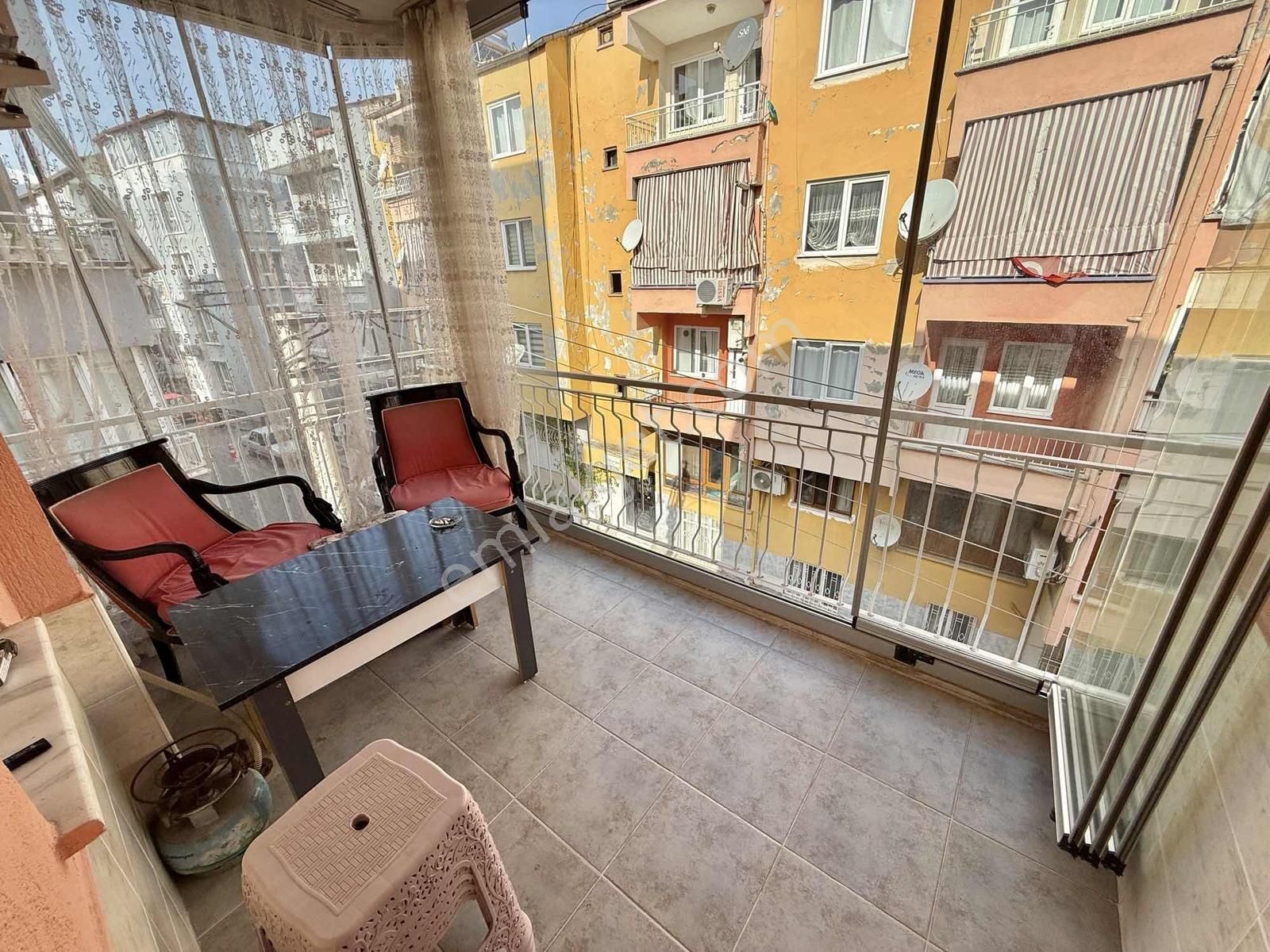 Değirmenönü'nde 3+1 Arakat Çift Balkonlu Daire - Görsel 13