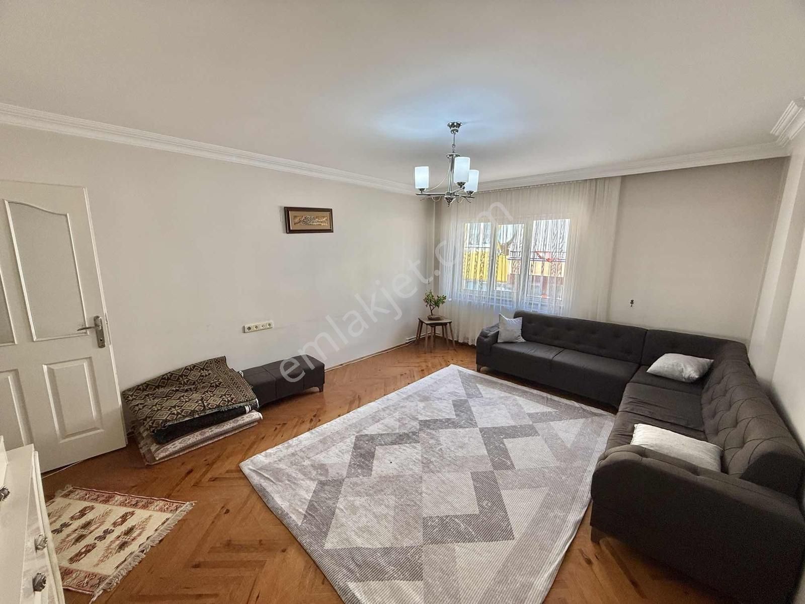 Değirmenönü'nde 3+1 Arakat Çift Balkonlu Daire - Görsel 9