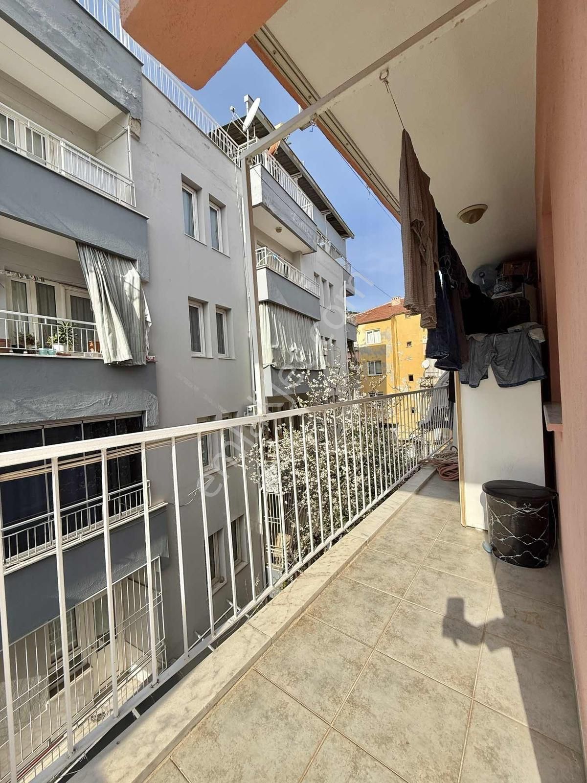 Değirmenönü'nde 3+1 Arakat Çift Balkonlu Daire - Görsel 7