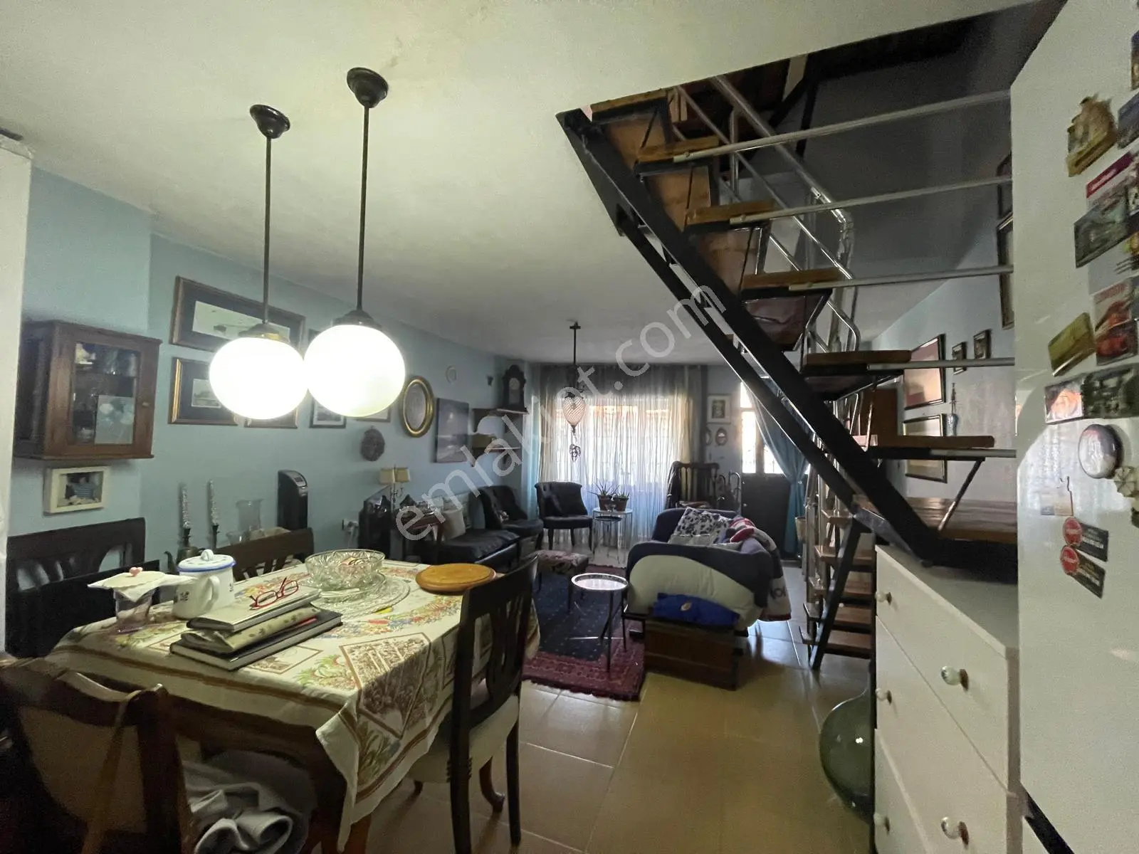 Ayvalık Merkez'de Teraslı 2 Katlı 2+1 Müstakil Evi - Görsel 9