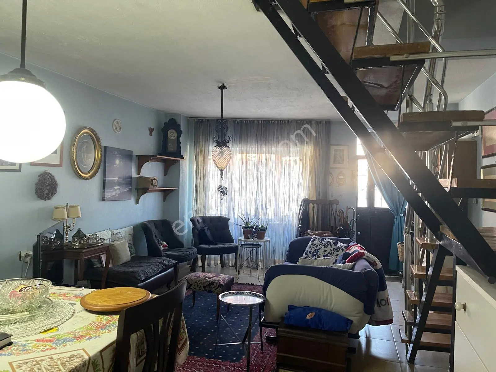 Ayvalık Merkez'de Teraslı 2 Katlı 2+1 Müstakil Evi - Görsel 8