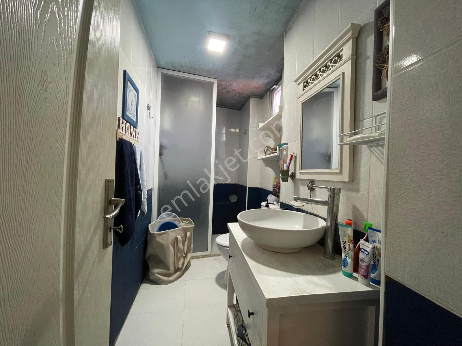 Ayvalık Merkez'de Teraslı 2 Katlı 2+1 Müstakil Evi - Görsel 27