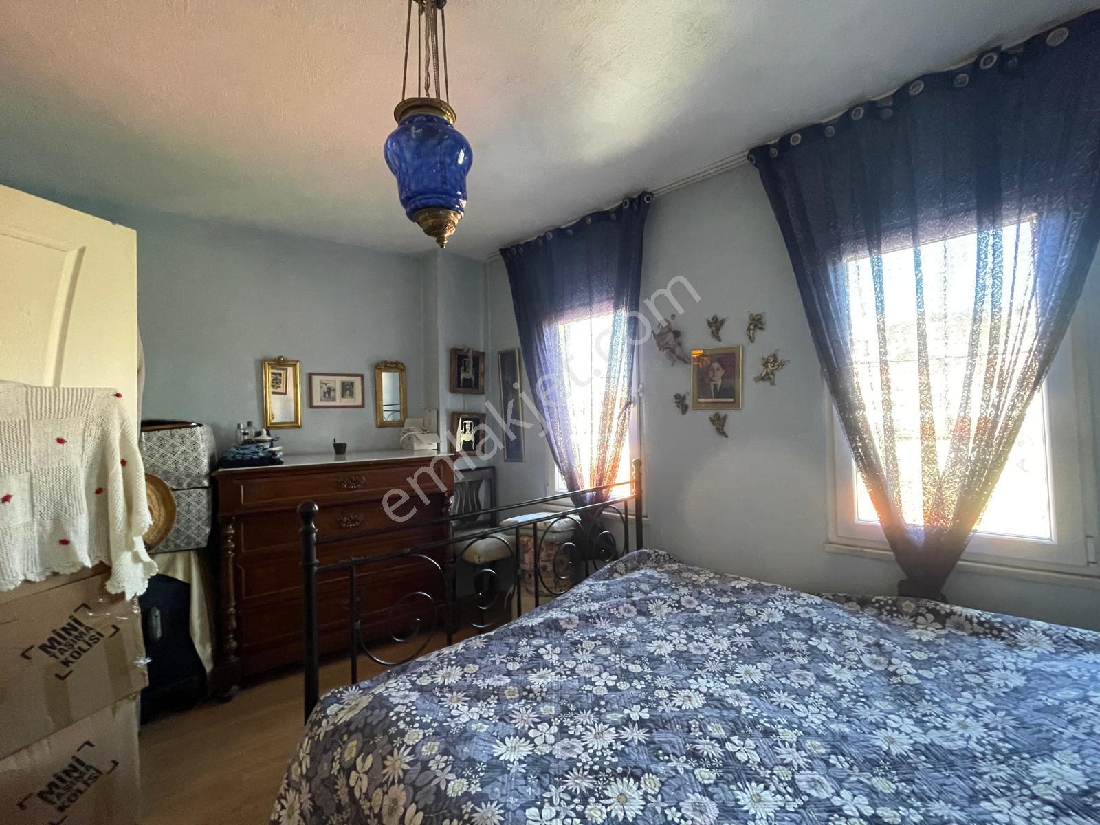 Ayvalık Merkez'de Teraslı 2 Katlı 2+1 Müstakil Evi - Görsel 21