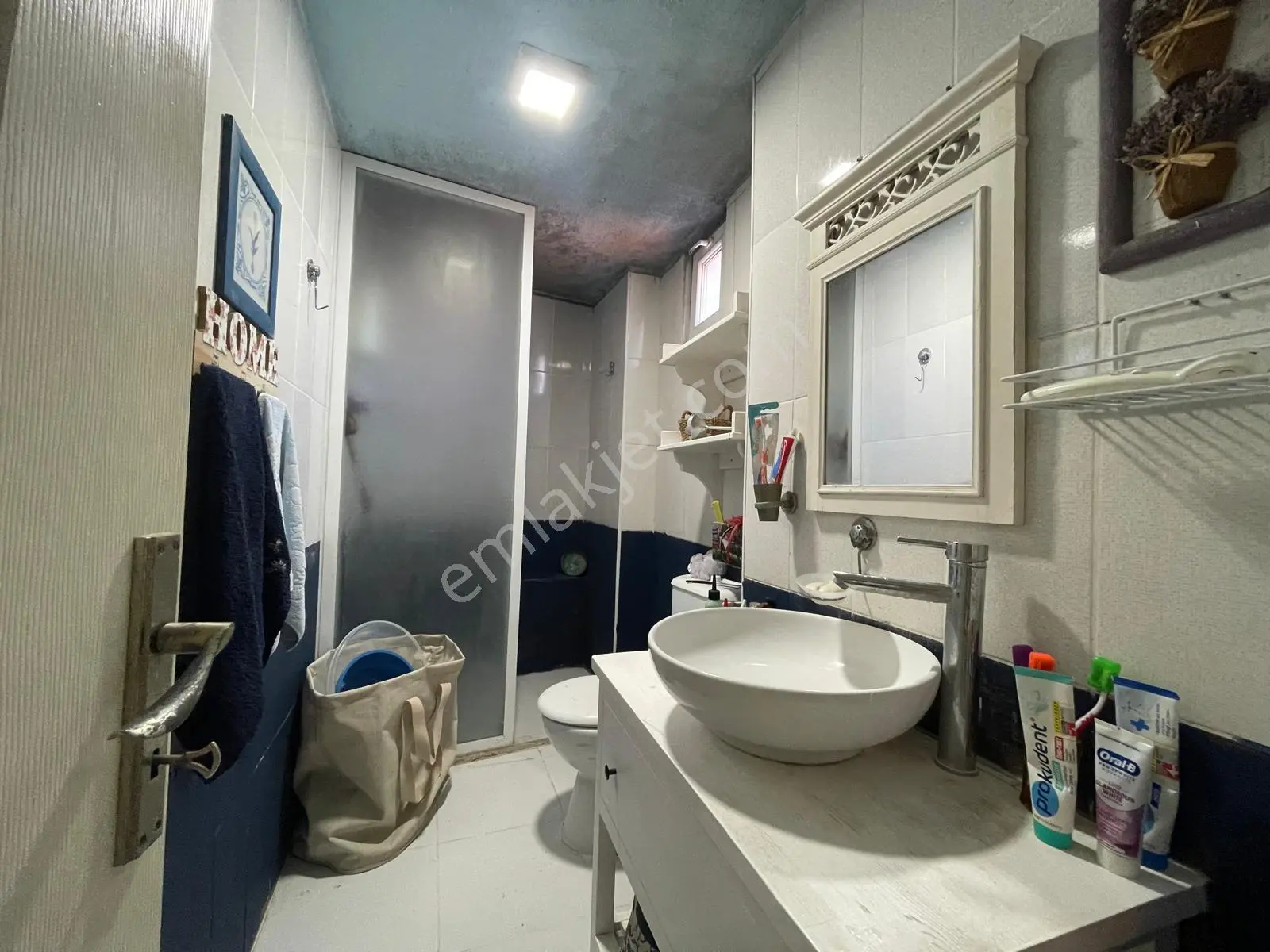 Ayvalık Merkez'de Teraslı 2 Katlı 2+1 Müstakil Evi - Görsel 26