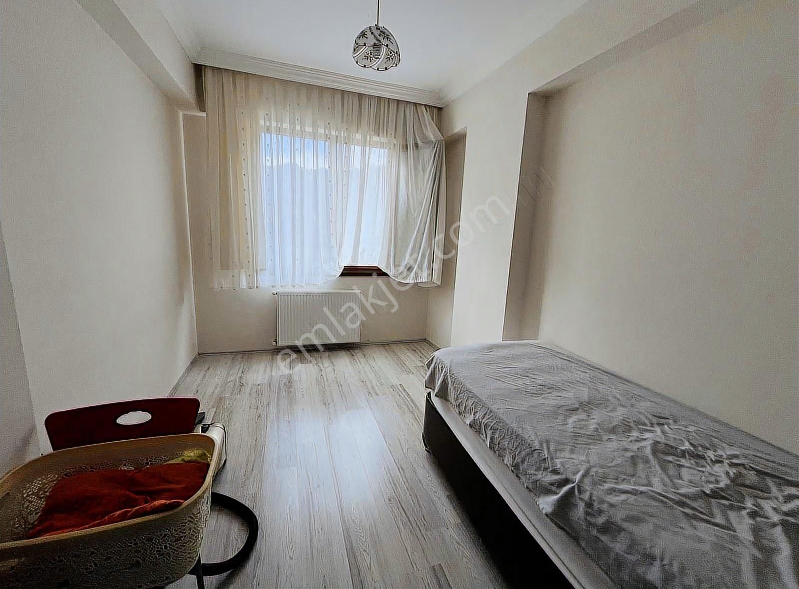 Sürmene Yemişli'de Site İçersinde Satılık Yüksek Kat Ferah Daire - Görsel 7