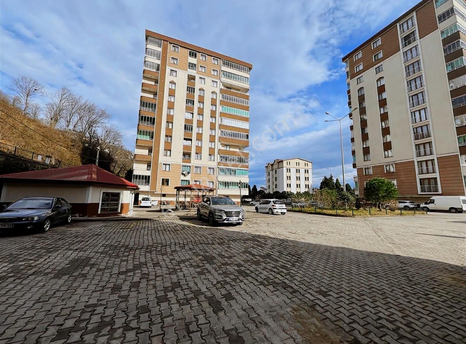 Sürmene Yemişli'de Site İçersinde Satılık Yüksek Kat Ferah Daire - Görsel 17