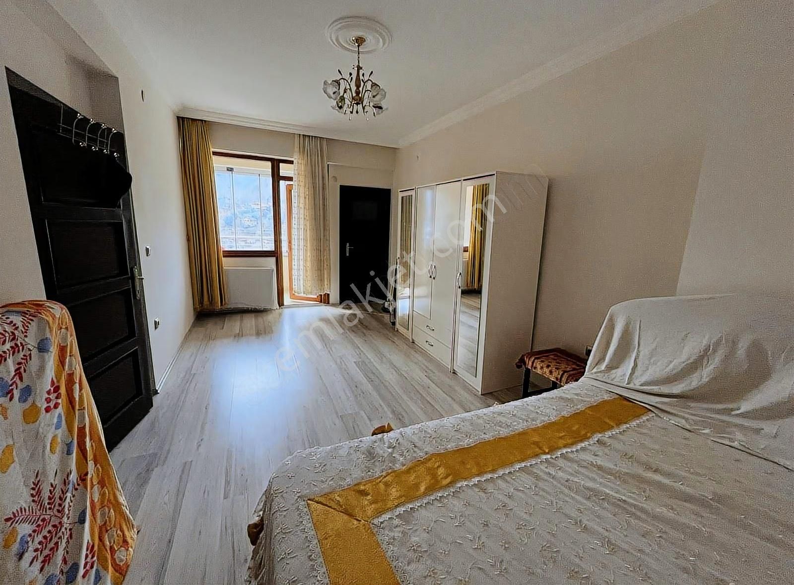 Sürmene Yemişli'de Site İçersinde Satılık Yüksek Kat Ferah Daire - Görsel 12
