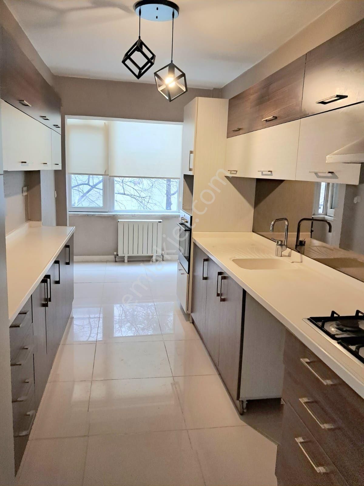 Beştepe De Merkezde Orta Kat Ön Cephe Bağımsız Odalar 3+1 Kiralık Daire