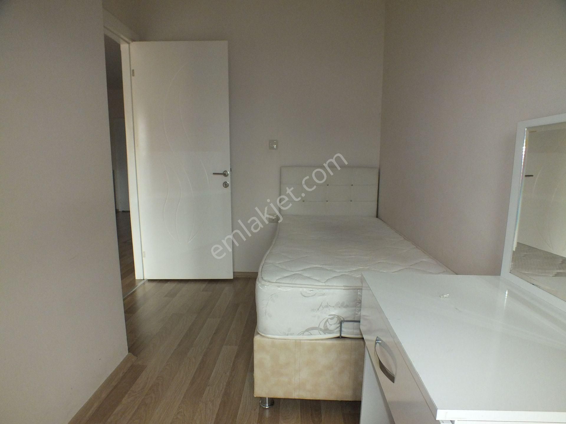 Cumhuriyet Mahallesinde Satılık 1+1 Doğalgazı Daire - Görsel 10