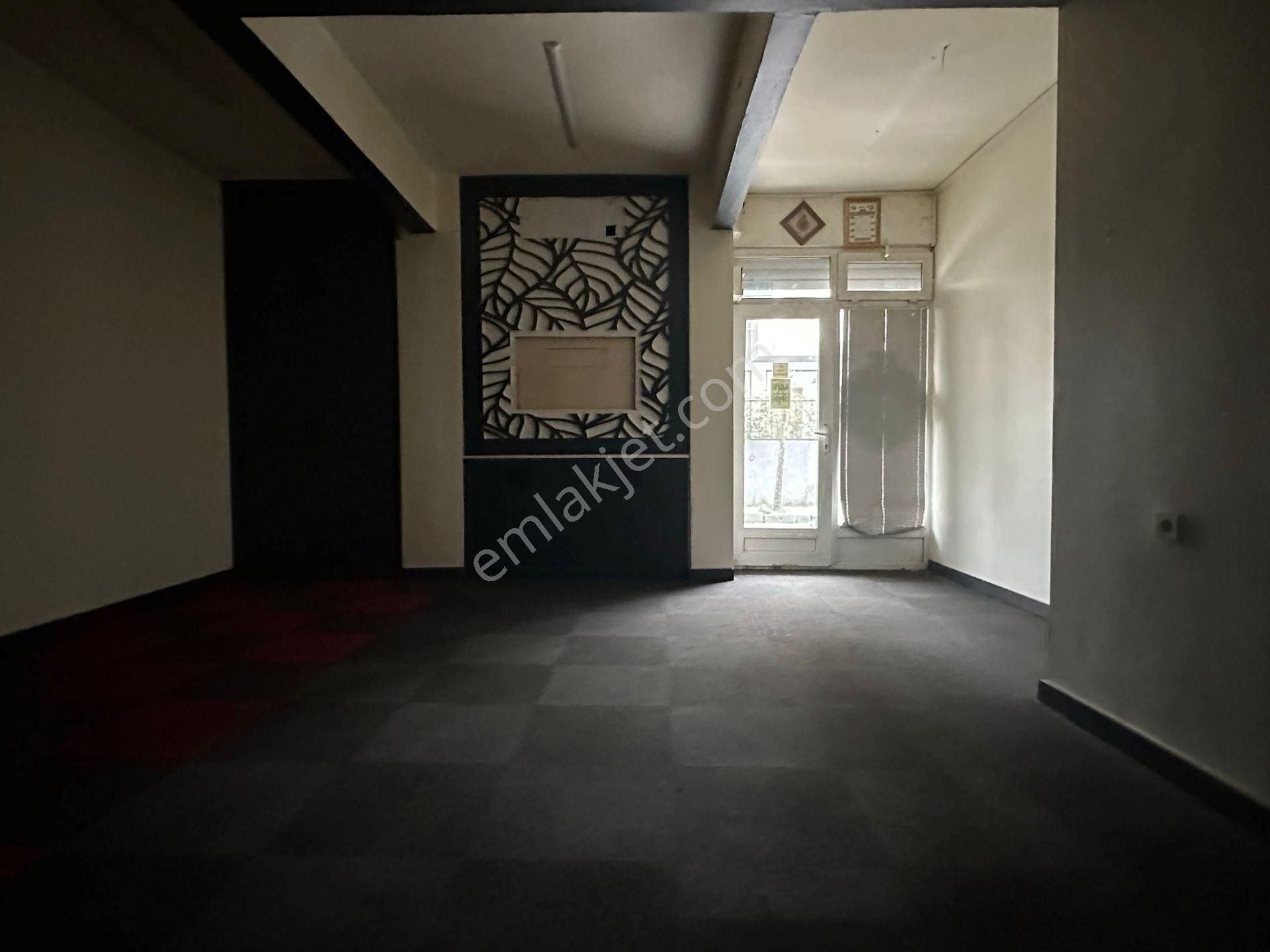 Gülbahar Caddesi Yakını Kiralık 85 M² Dükkan / Ofis - Görsel 23