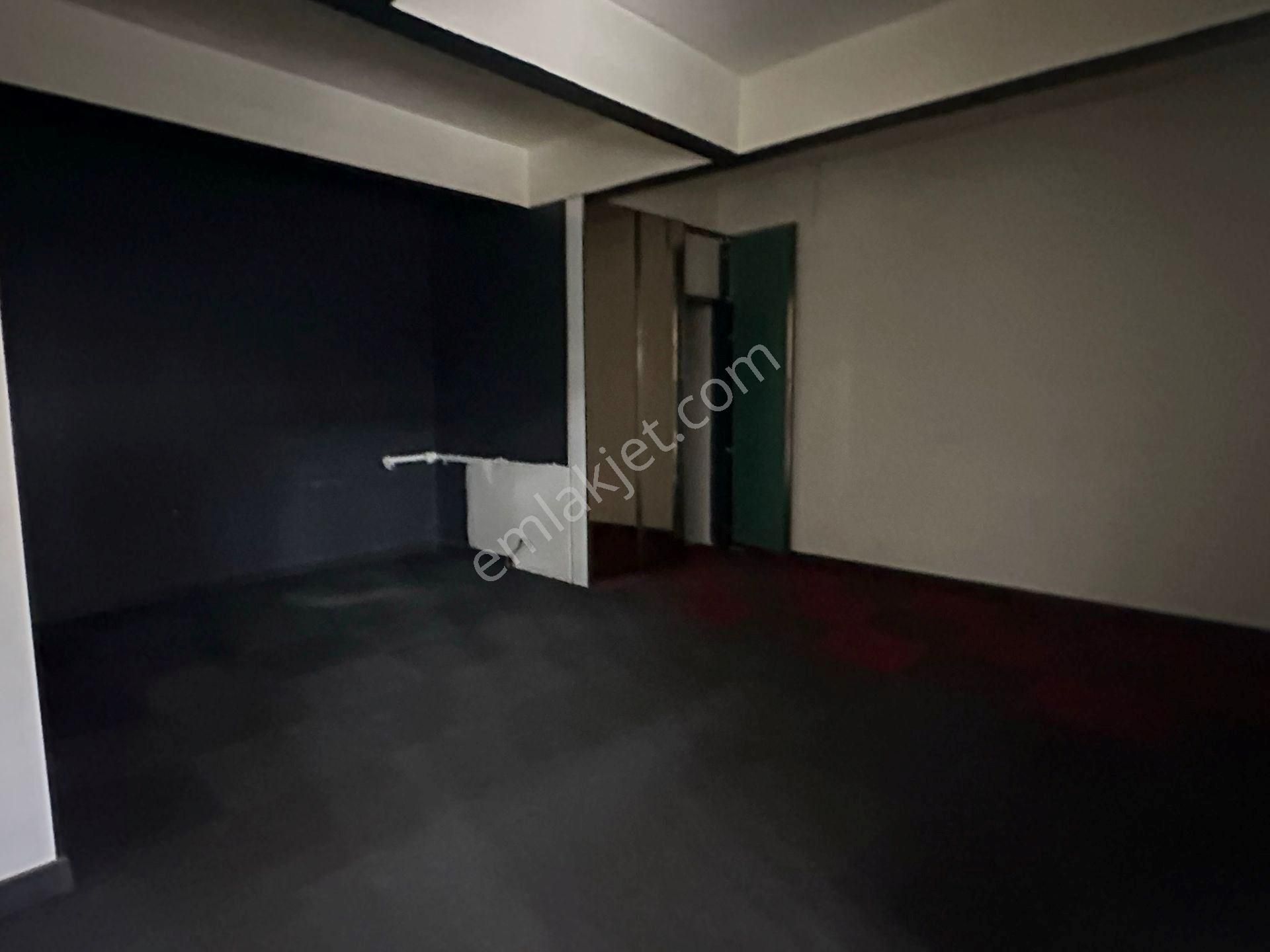 Gülbahar Caddesi Yakını Kiralık 85 M² Dükkan / Ofis - Görsel 25