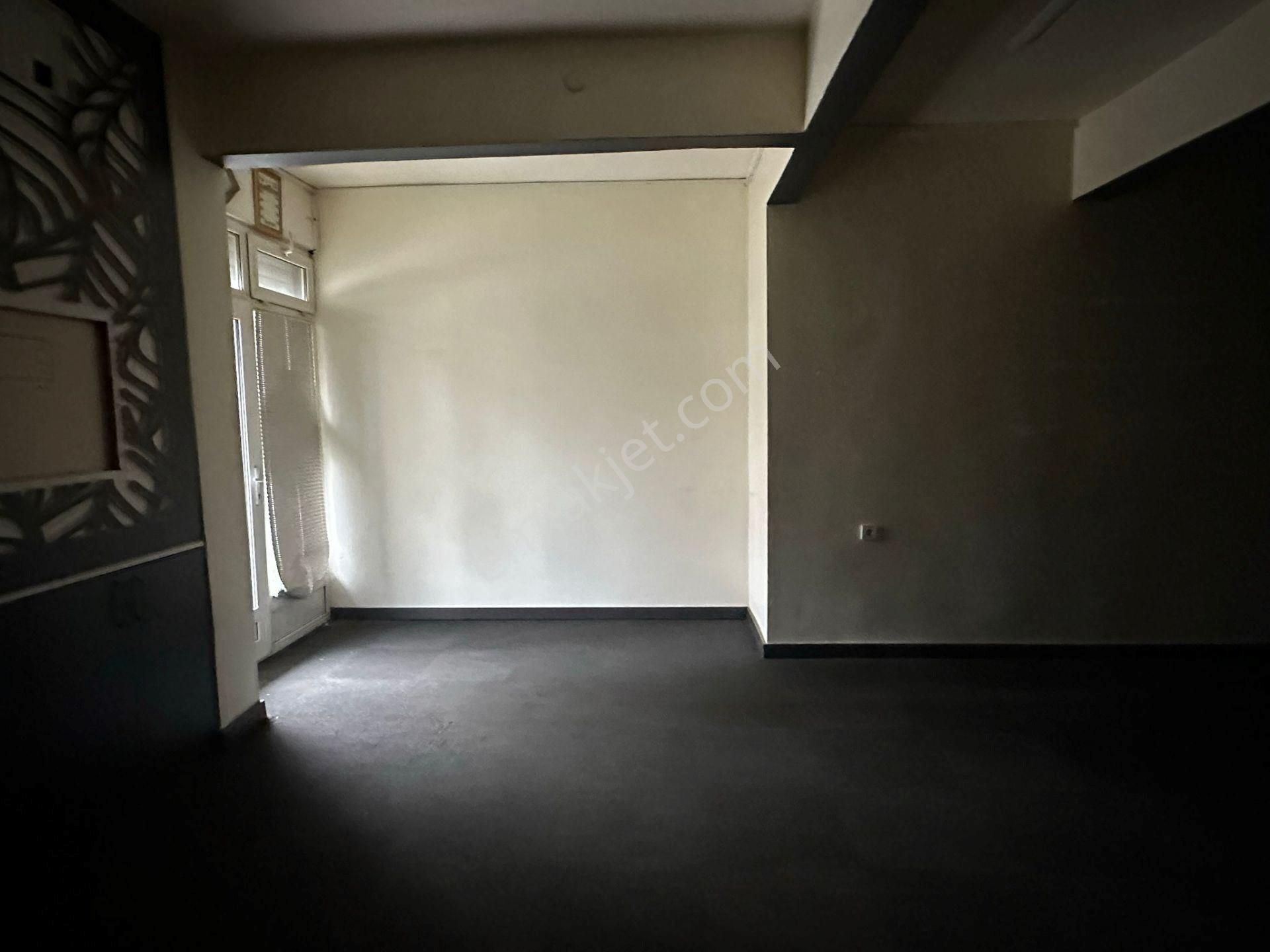 Gülbahar Caddesi Yakını Kiralık 85 M² Dükkan / Ofis - Görsel 27