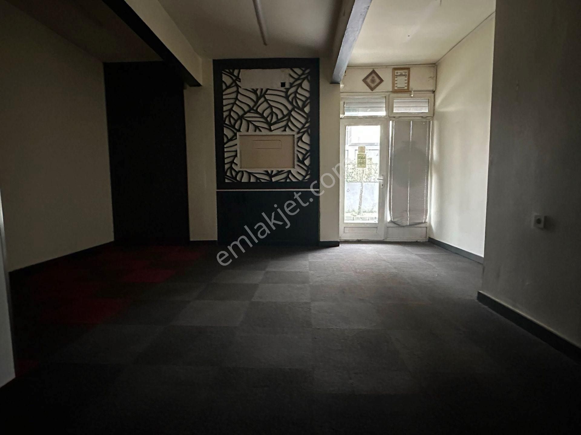 Gülbahar Caddesi Yakını Kiralık 85 M² Dükkan / Ofis - Görsel 3