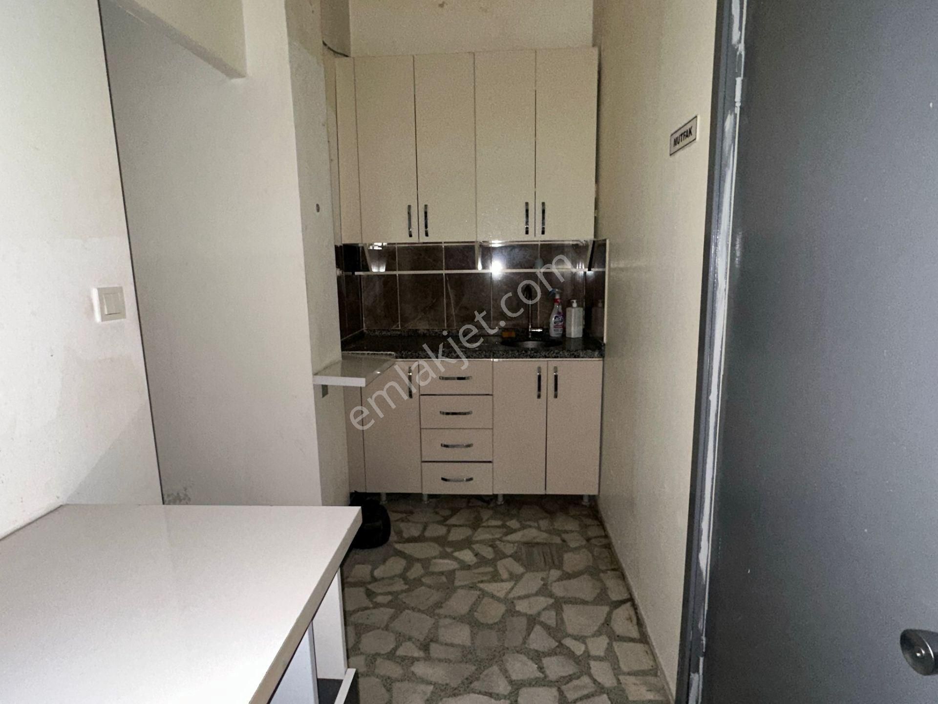 Gülbahar Caddesi Yakını Kiralık 85 M² Dükkan / Ofis - Görsel 32