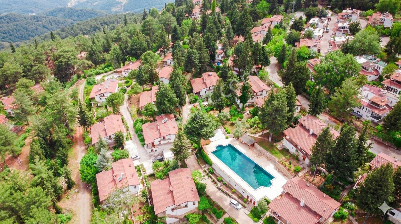 Kemer Beycik'te Havuzlu Site İçerisinde Müstakil Satılık Villa - Görsel 3