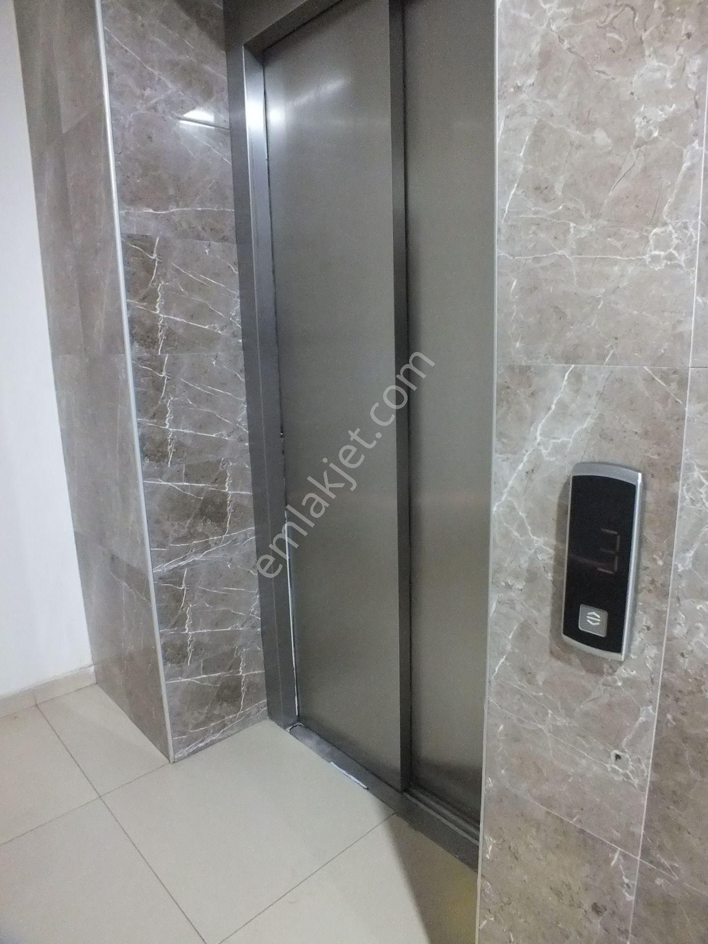 225 Cumhuriyet Mahallesinde Kiralık Eşyalı 1+1 Doğalgazlı Daire - Görsel 18