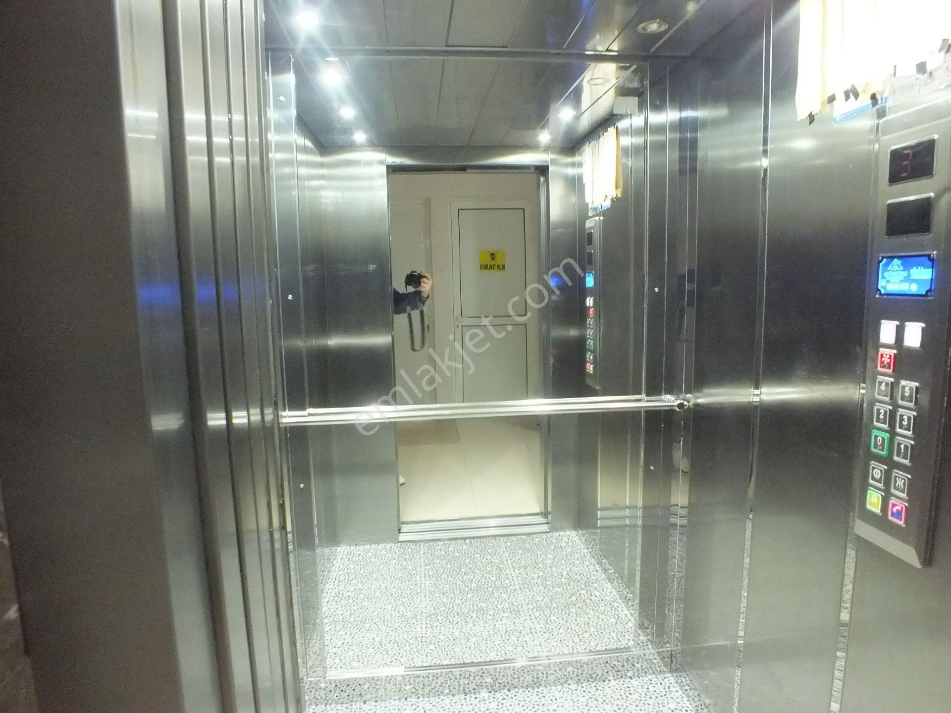 225 Cumhuriyet Mahallesinde Kiralık Eşyalı 1+1 Doğalgazlı Daire - Görsel 20