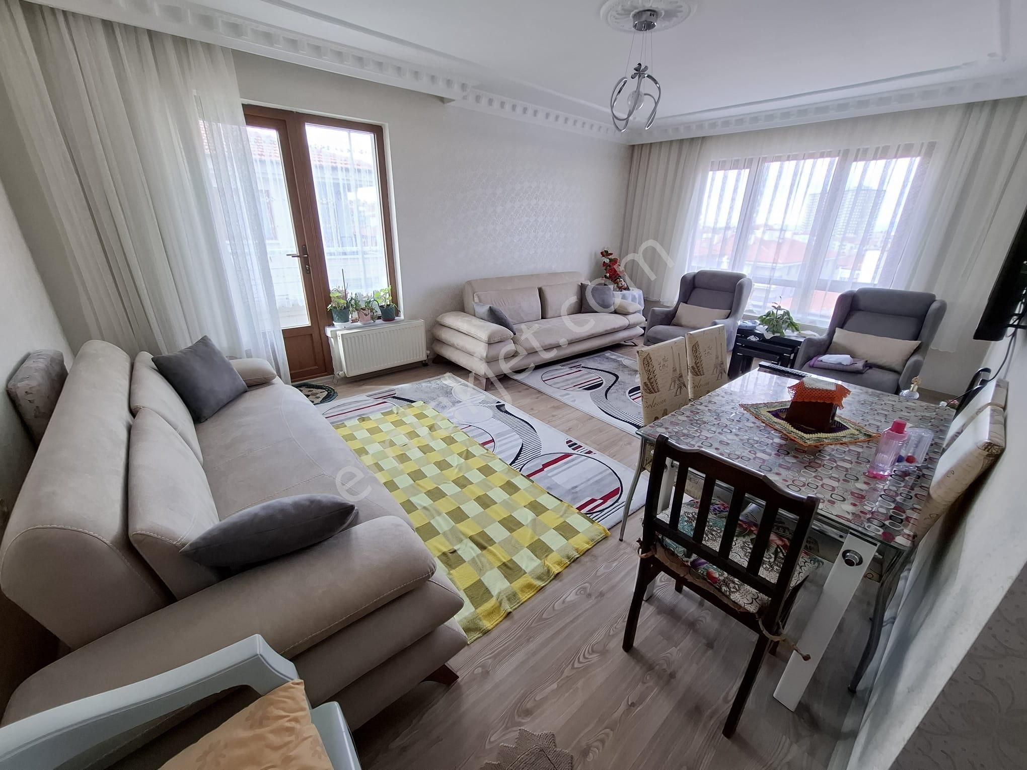 Altındağ - Karapürçek Mahallesi Uçaklı Park Yakınında Cadde Üzerinde 3+1 Satılık Daire !!!