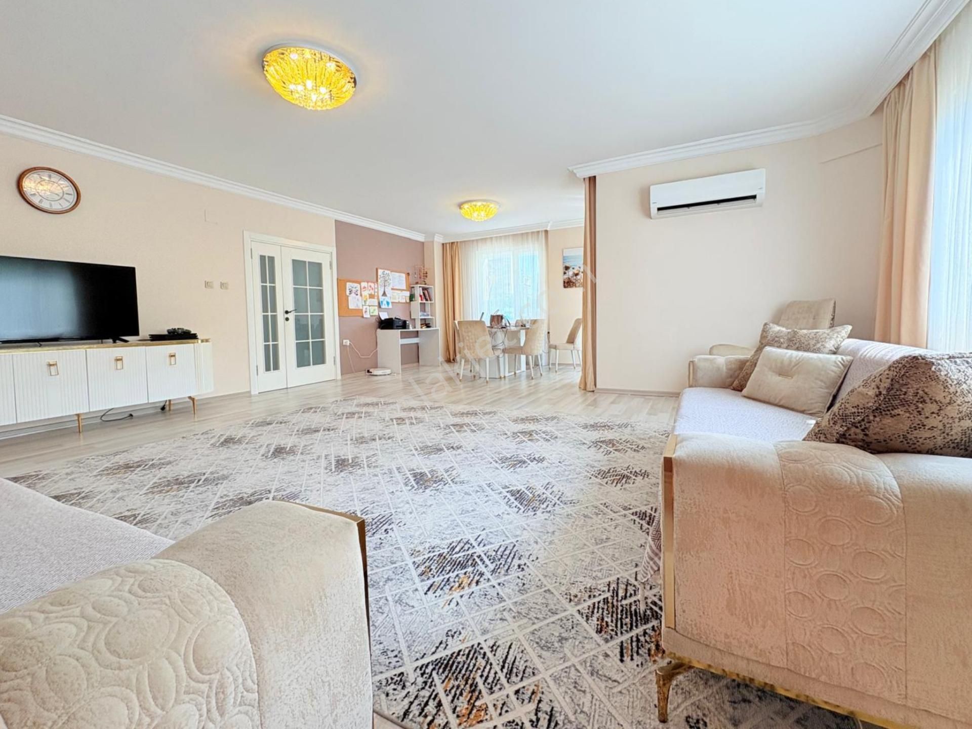 Etherealden Menderes Mah.de Denize Ykn Siteiçi Havuzlu Eşyalı4+1 - Görsel 3