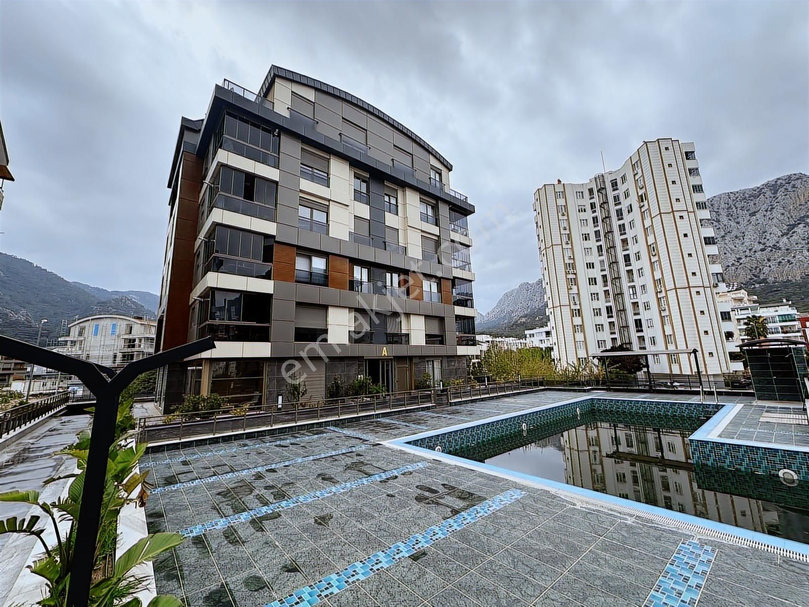 Lüks Sıfır Eşyalı Daire 2+1 Doğalgazlı Havuzlu - Görsel 9